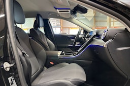 musta Mercedes-Benz C 2023 kuva 15.