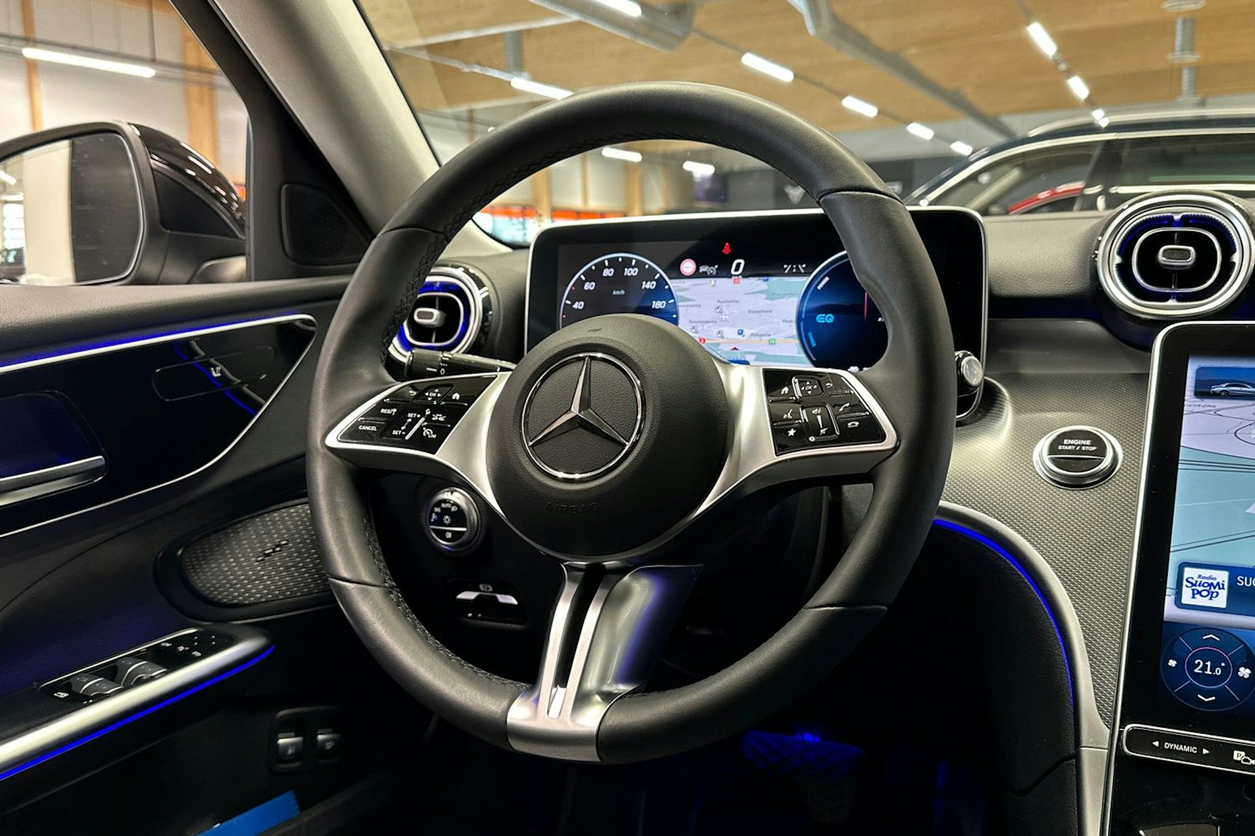 musta Mercedes-Benz C 2023 kuva 24.