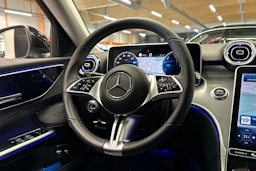 musta Mercedes-Benz C 2023 kuva 24.