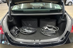 musta Mercedes-Benz C 2023 kuva 30.