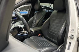 valkoinen Mercedes-Benz C 2023 kuva 12.