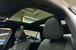 valkoinen Mercedes-Benz C 2023 kuva 13.