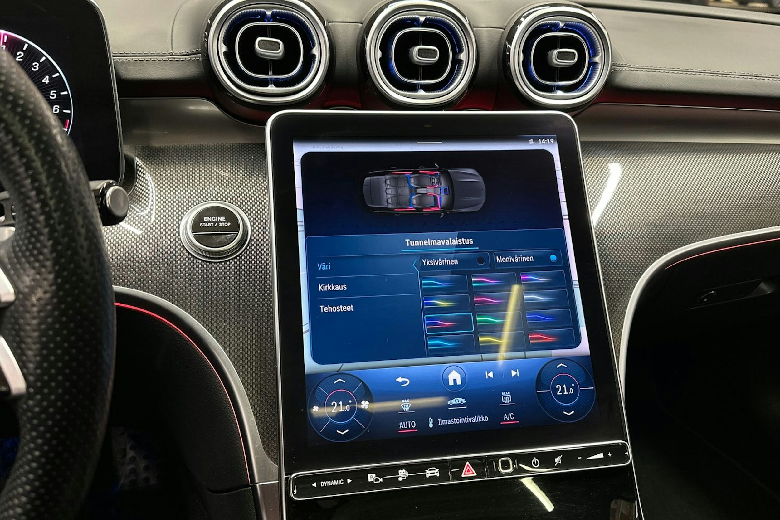 valkoinen Mercedes-Benz C 2023 kuva 15.