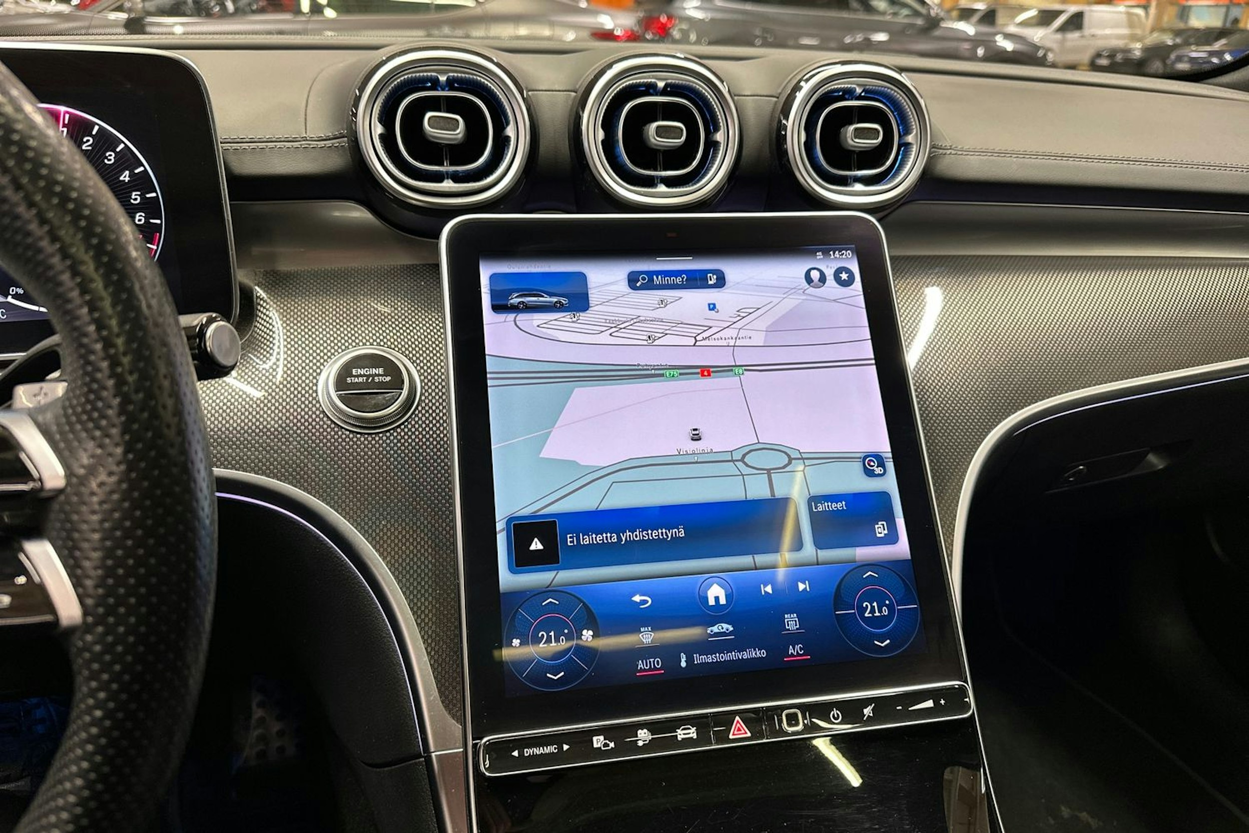 valkoinen Mercedes-Benz C 2023 kuva 16.