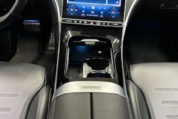 valkoinen Mercedes-Benz C 2023 kuva 17.