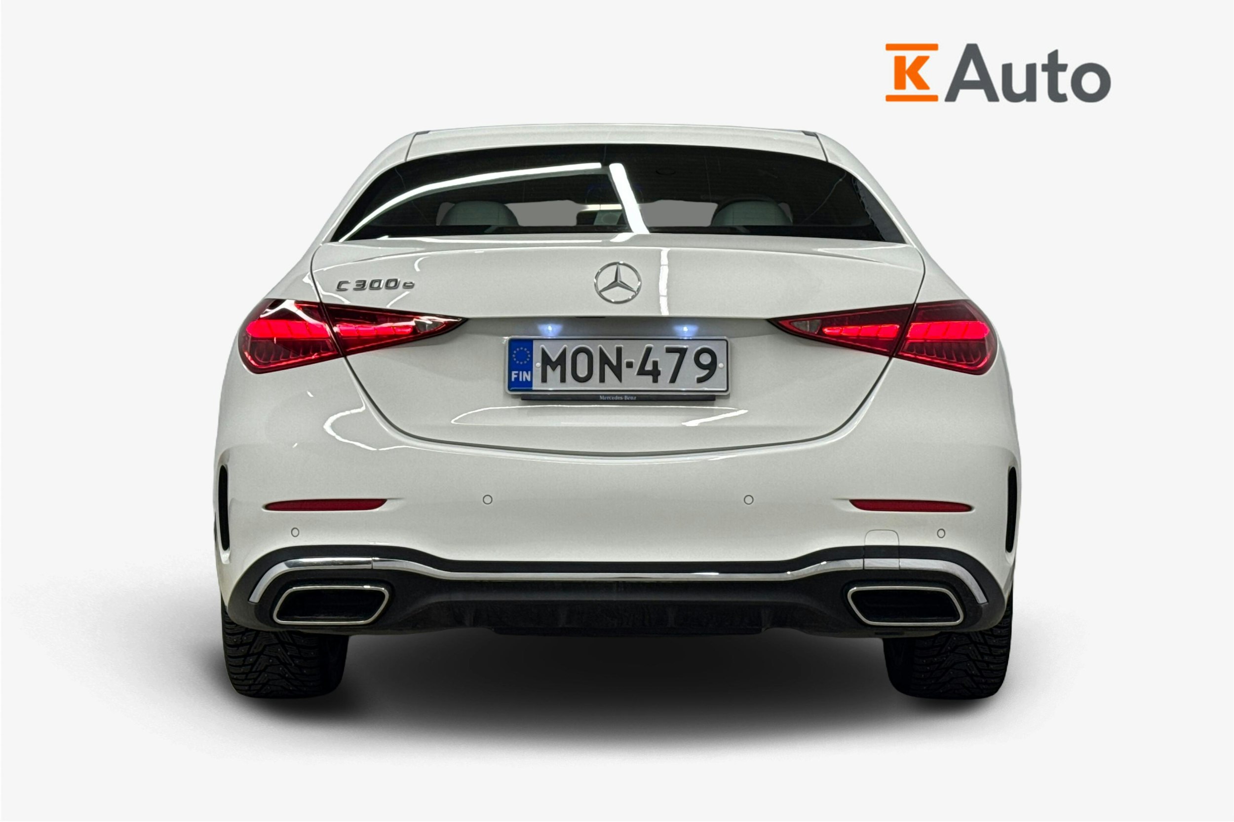 valkoinen Mercedes-Benz C 2023 kuva 3.