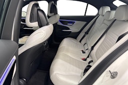 valkoinen Mercedes-Benz C 2023 kuva 11.