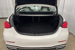 valkoinen Mercedes-Benz C 2023 kuva 13.