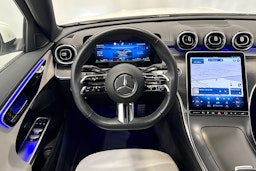 valkoinen Mercedes-Benz C 2023 kuva 15.