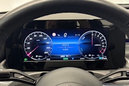 valkoinen Mercedes-Benz C 2023 kuva 19.