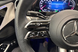 valkoinen Mercedes-Benz C 2023 kuva 20.