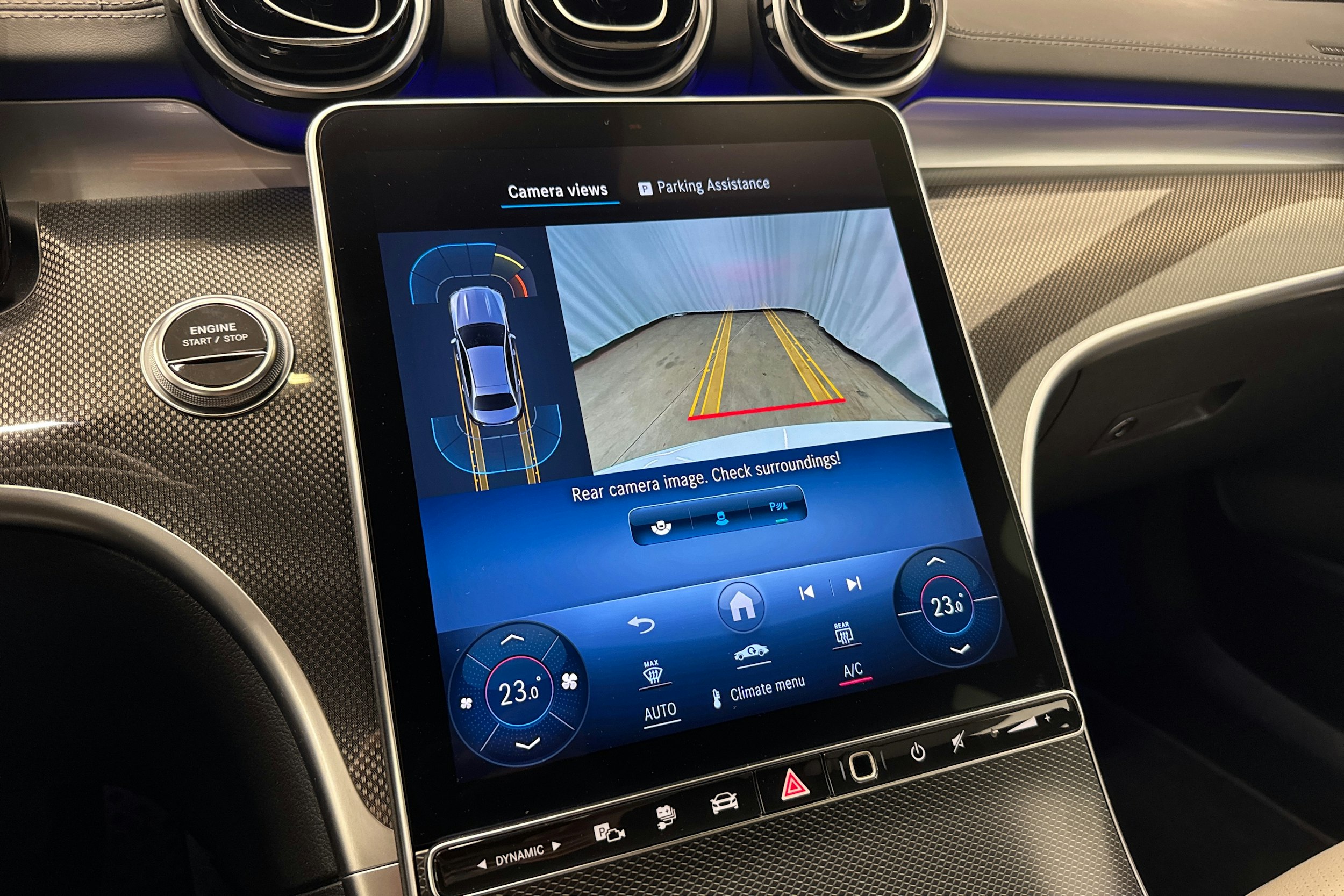 valkoinen Mercedes-Benz C 2023 kuva 22.