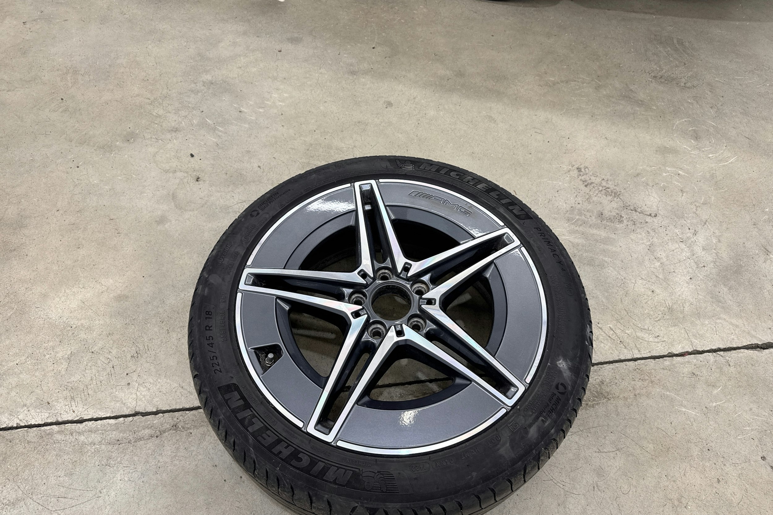 valkoinen Mercedes-Benz C 2023 kuva 28.