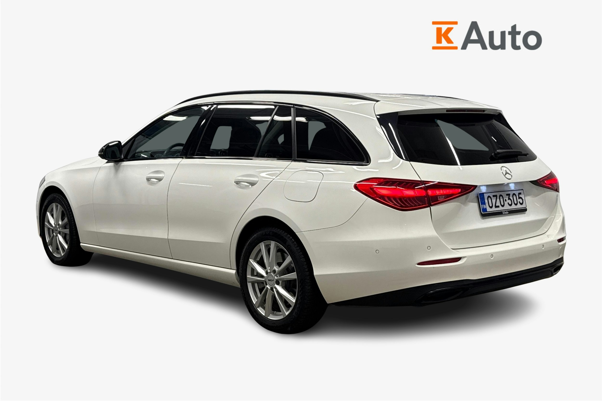 valkoinen Mercedes-Benz C 2023 kuva 2.