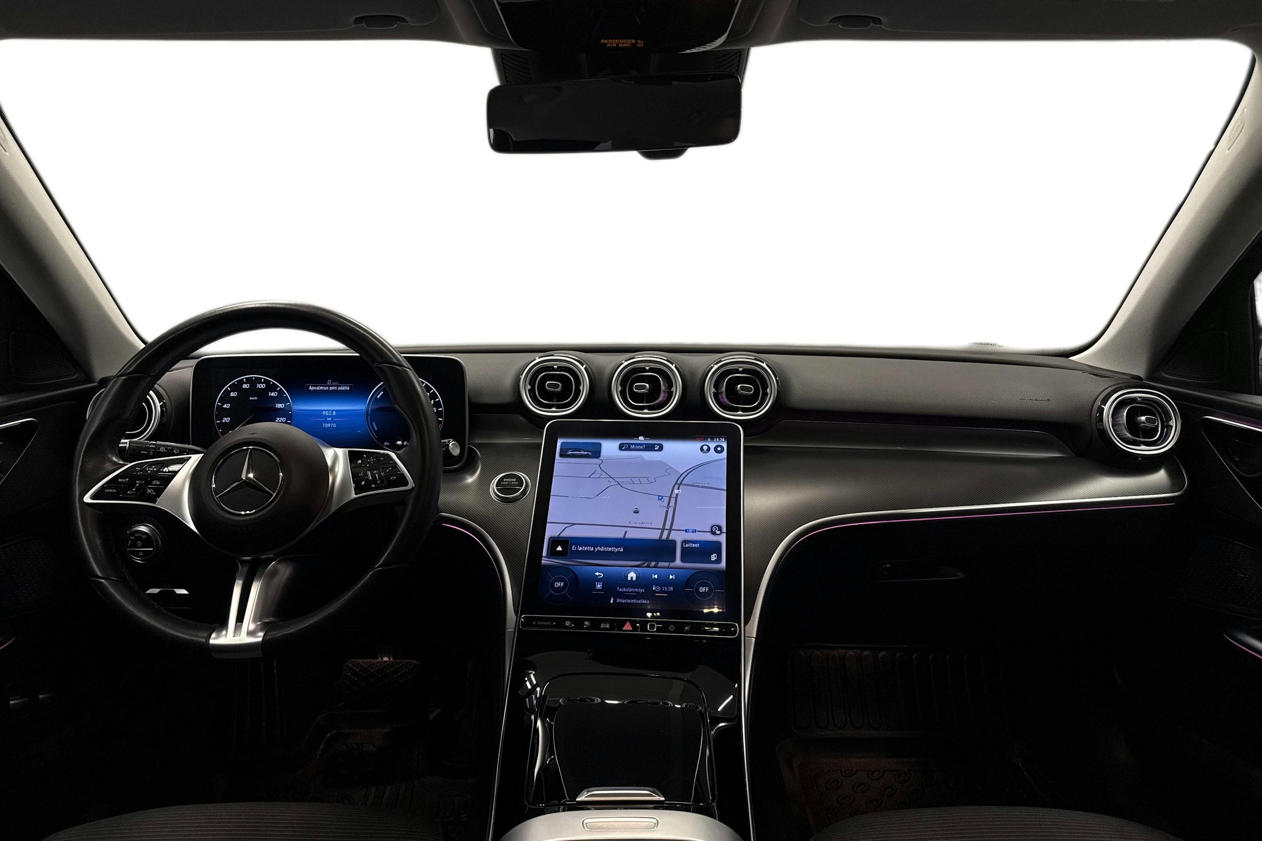 valkoinen Mercedes-Benz C 2023 kuva 9.