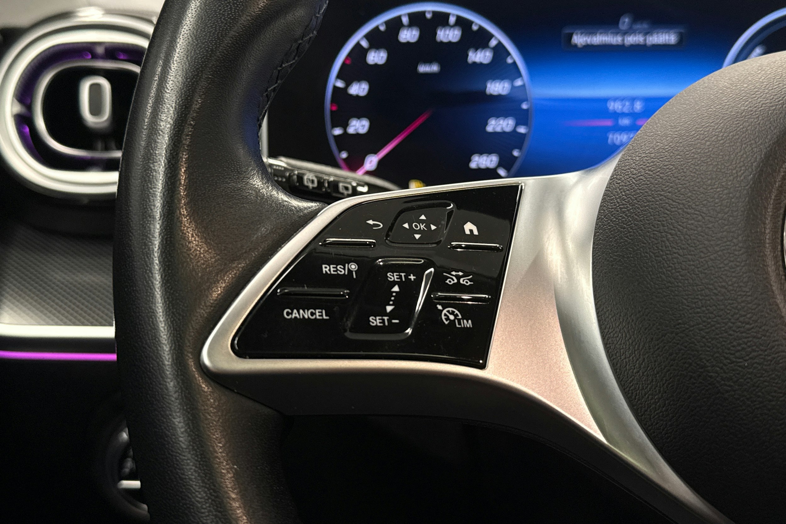 valkoinen Mercedes-Benz C 2023 kuva 15.