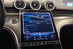 valkoinen Mercedes-Benz C 2023 kuva 19.