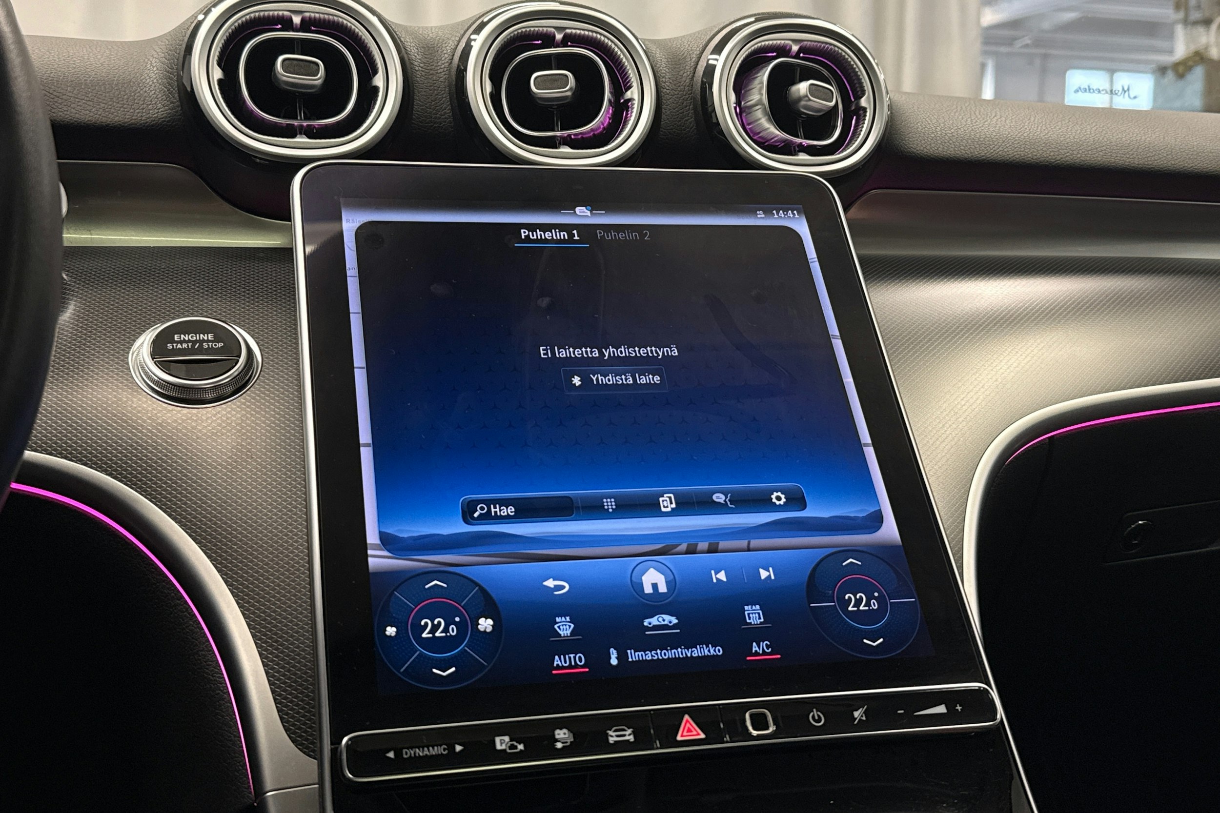 valkoinen Mercedes-Benz C 2023 kuva 21.