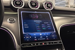 valkoinen Mercedes-Benz C 2023 kuva 23.