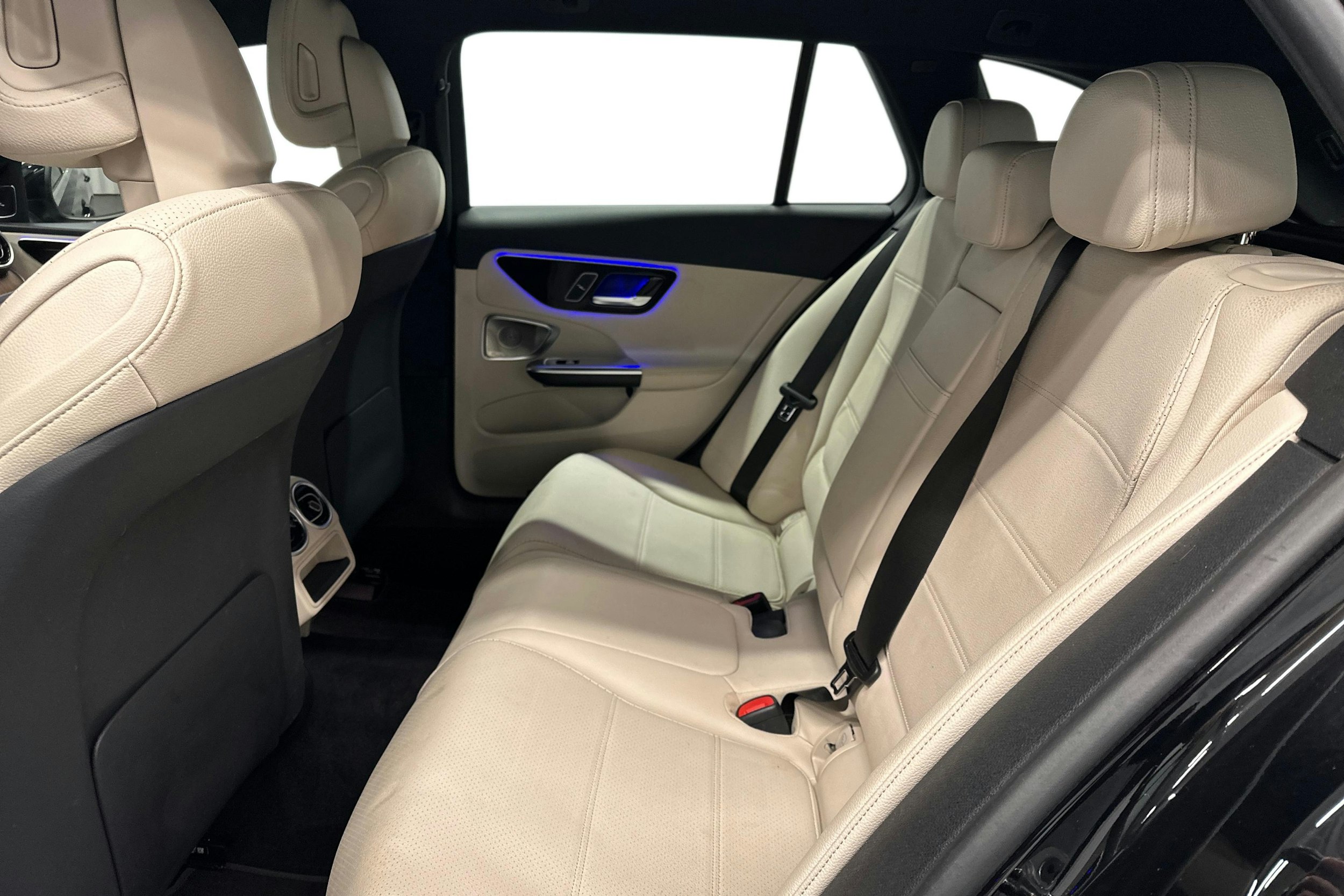 musta Mercedes-Benz C 2023 kuva 10.