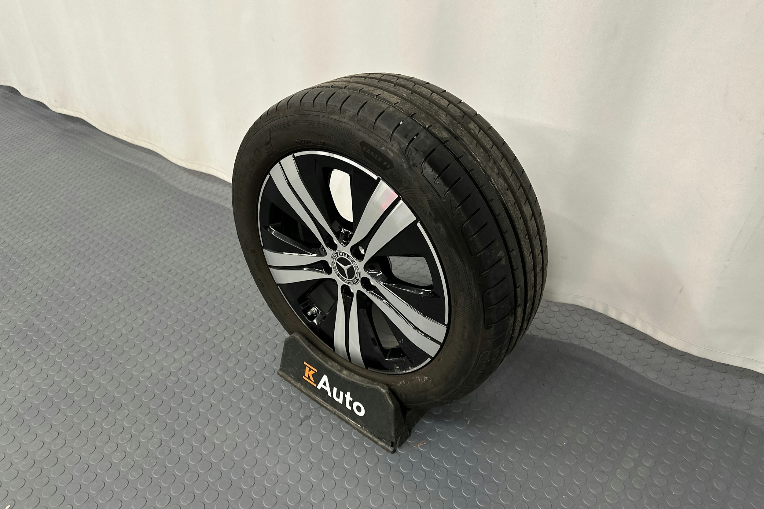 musta Mercedes-Benz C 2023 kuva 13.