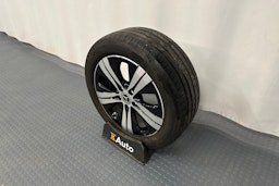 musta Mercedes-Benz C 2023 kuva 13.