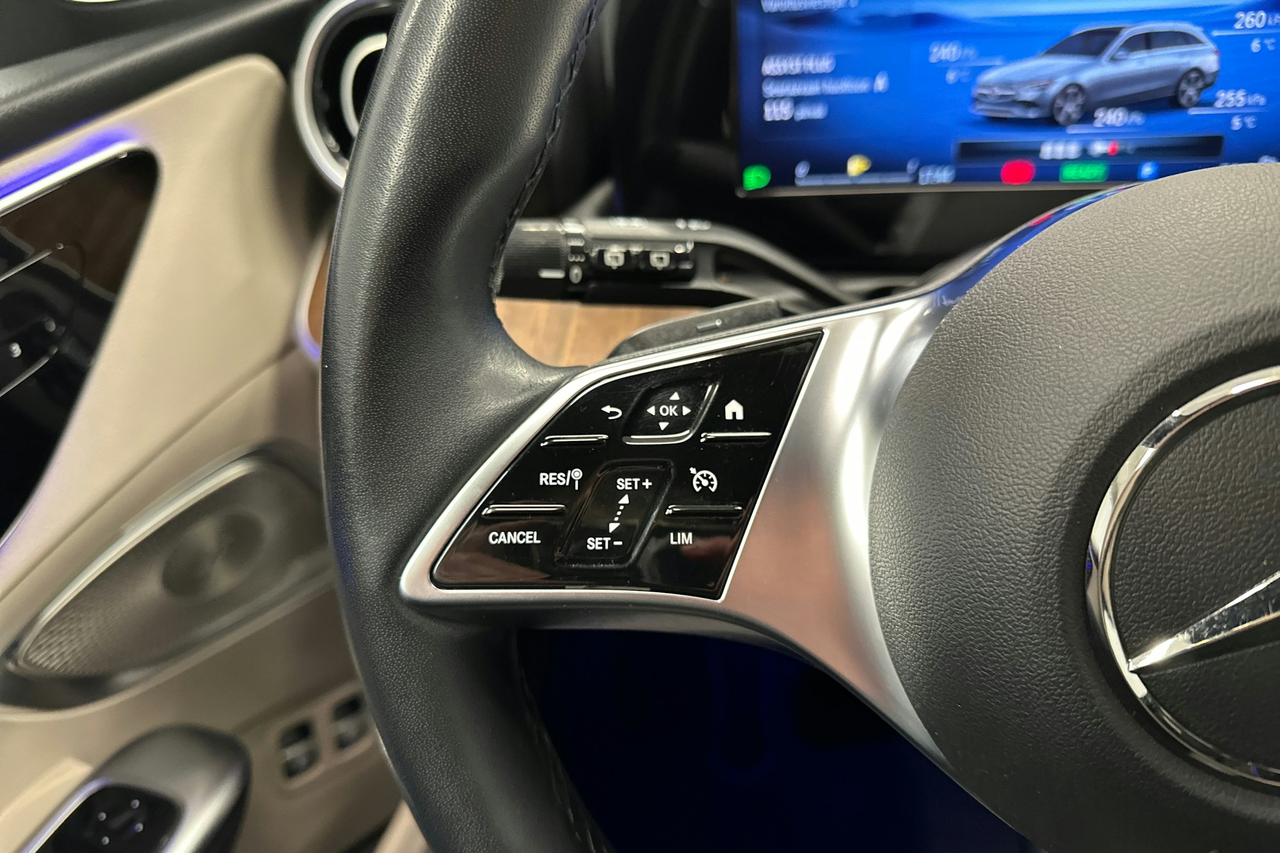 musta Mercedes-Benz C 2023 kuva 14.