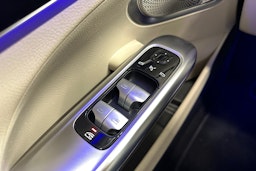 musta Mercedes-Benz C 2023 kuva 17.