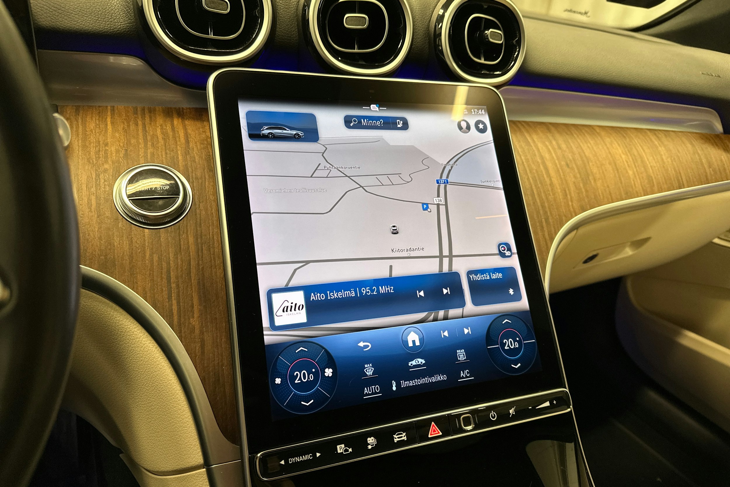 musta Mercedes-Benz C 2023 kuva 18.