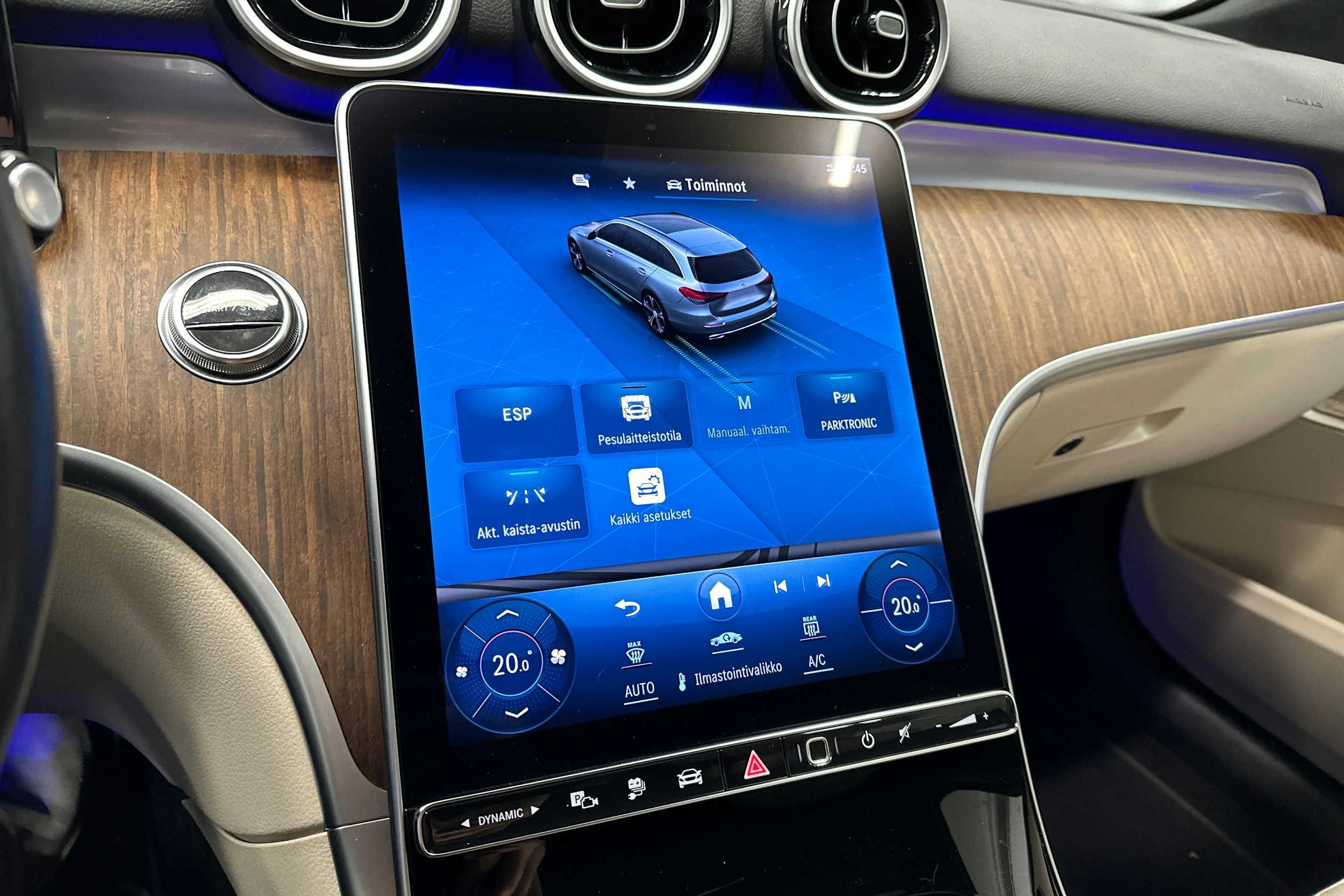 musta Mercedes-Benz C 2023 kuva 22.