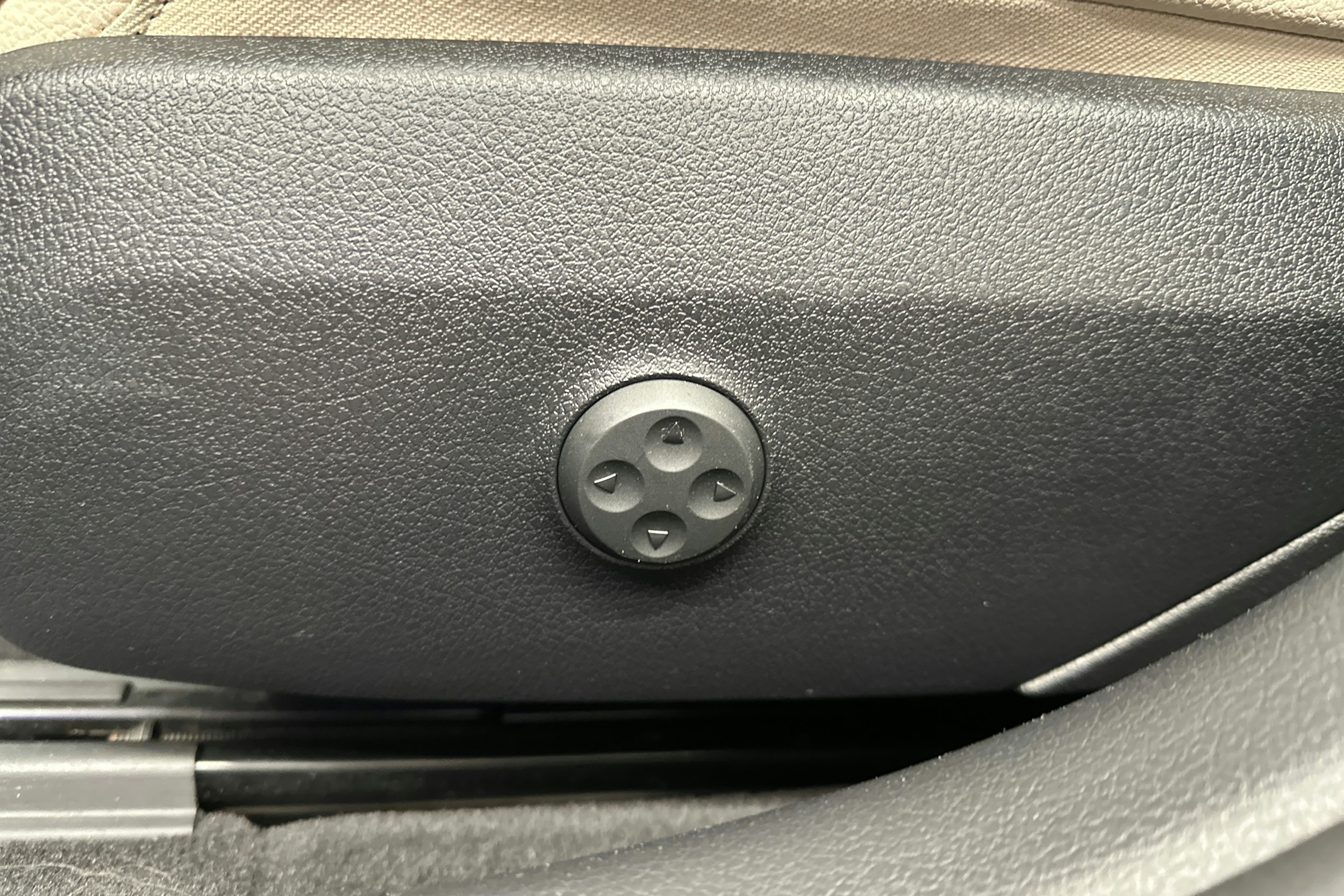 musta Mercedes-Benz C 2023 kuva 26.