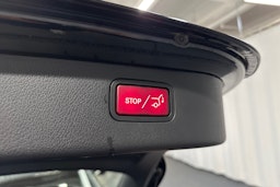 musta Mercedes-Benz C 2023 kuva 29.