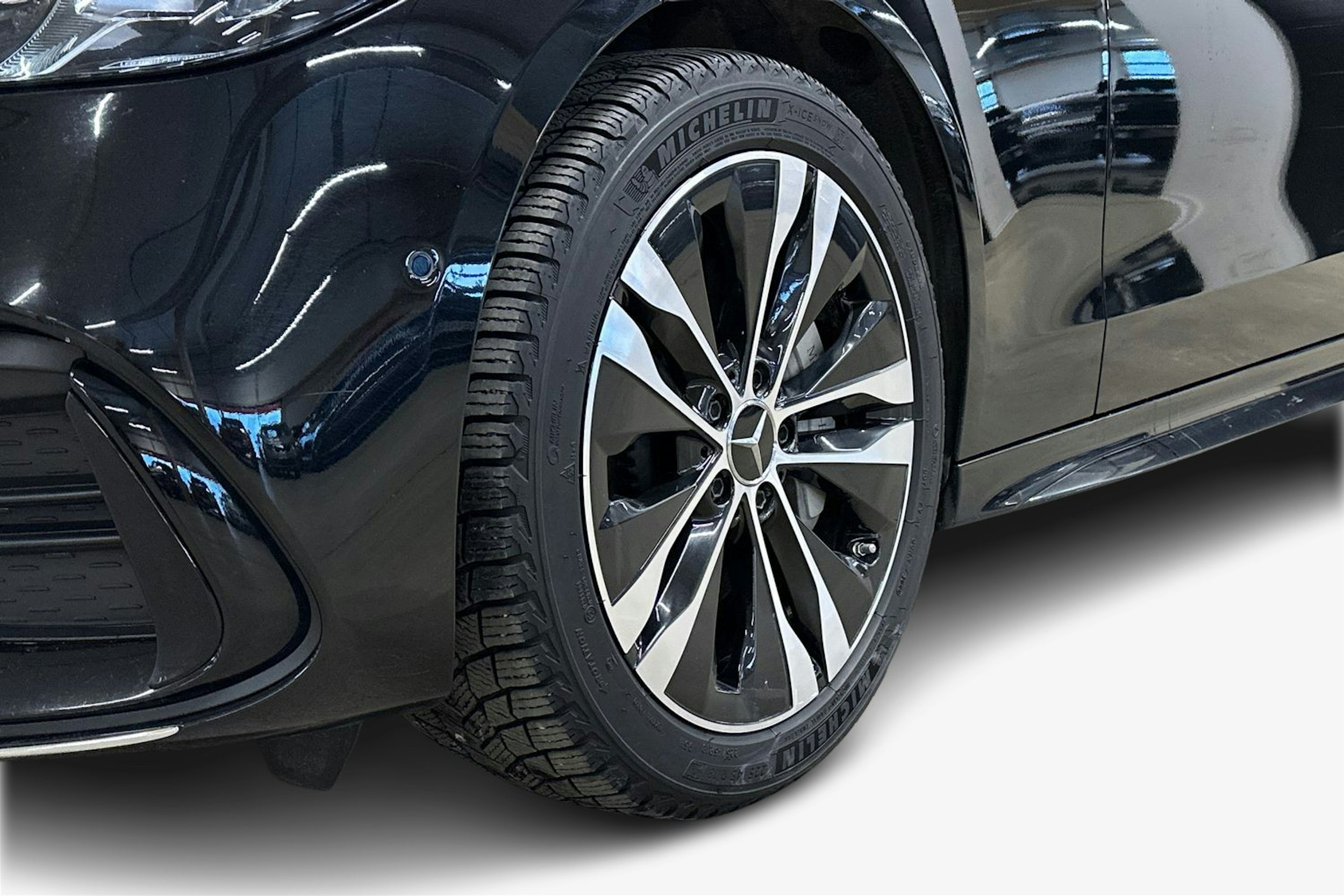 musta Mercedes-Benz C 2023 kuva 11.