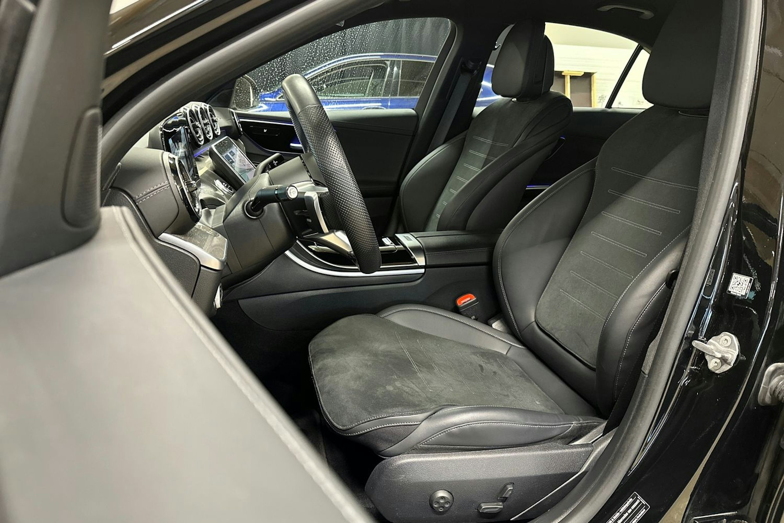 musta Mercedes-Benz C 2023 kuva 15.