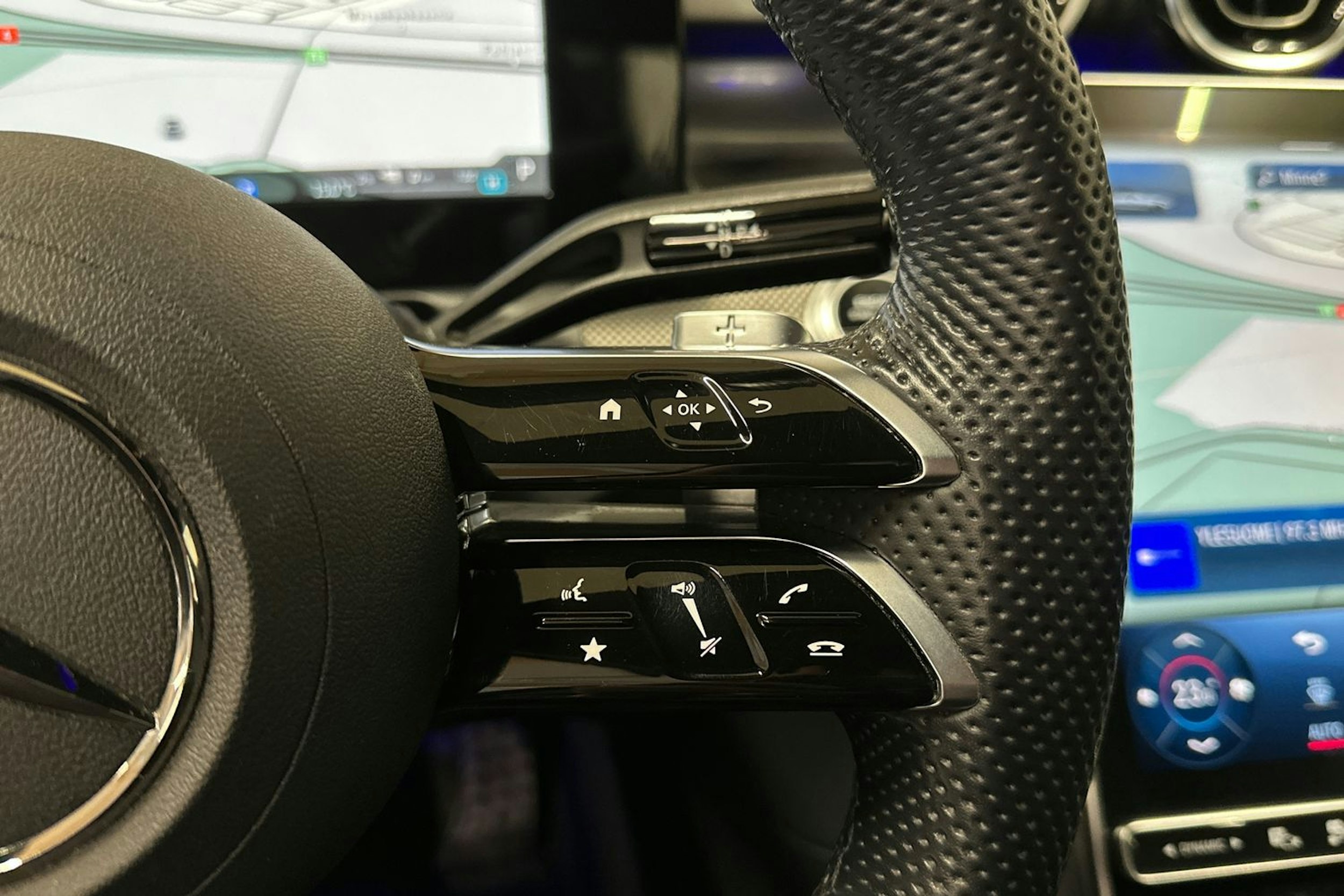 musta Mercedes-Benz C 2023 kuva 23.