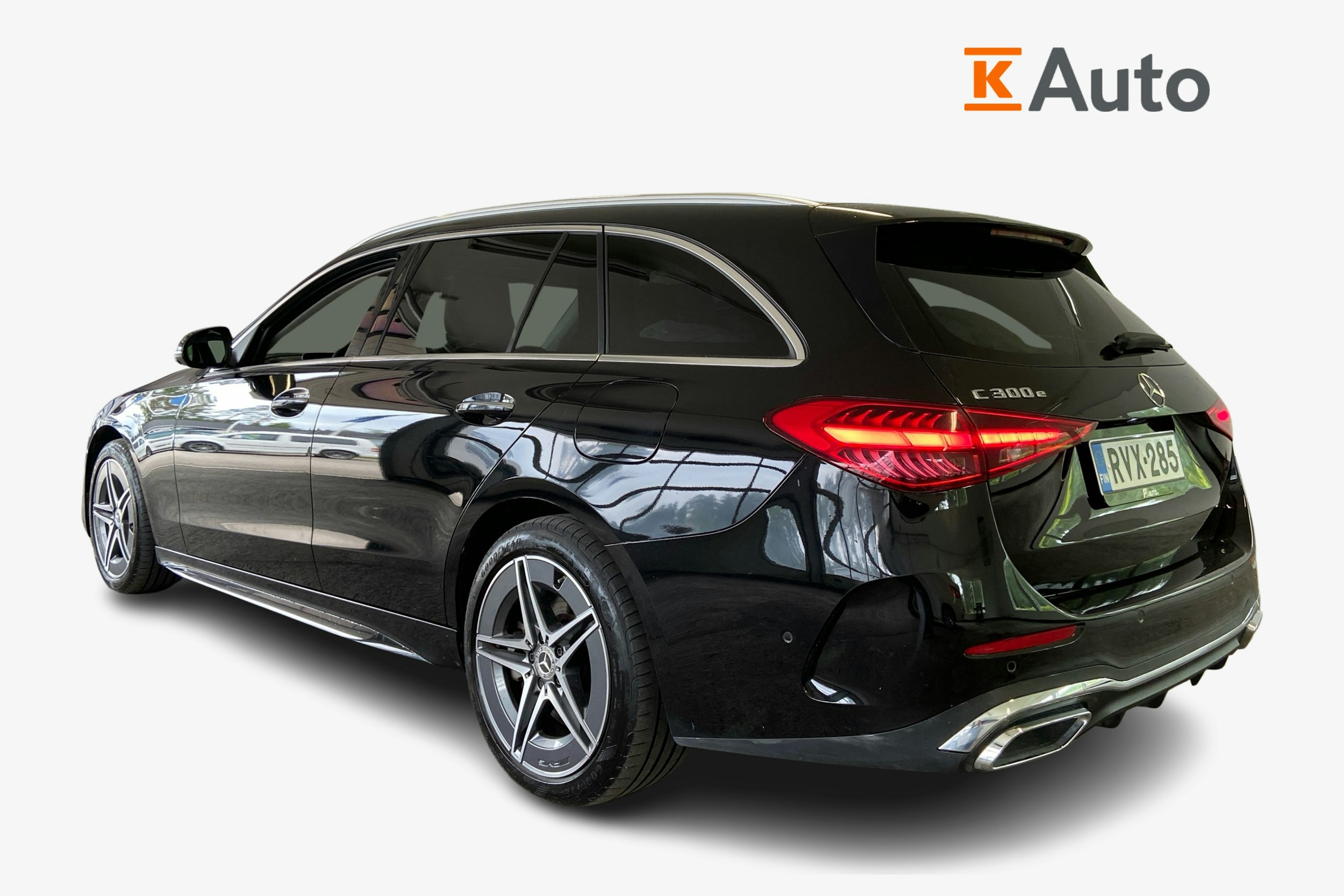 musta Mercedes-Benz C 2023 kuva 2.