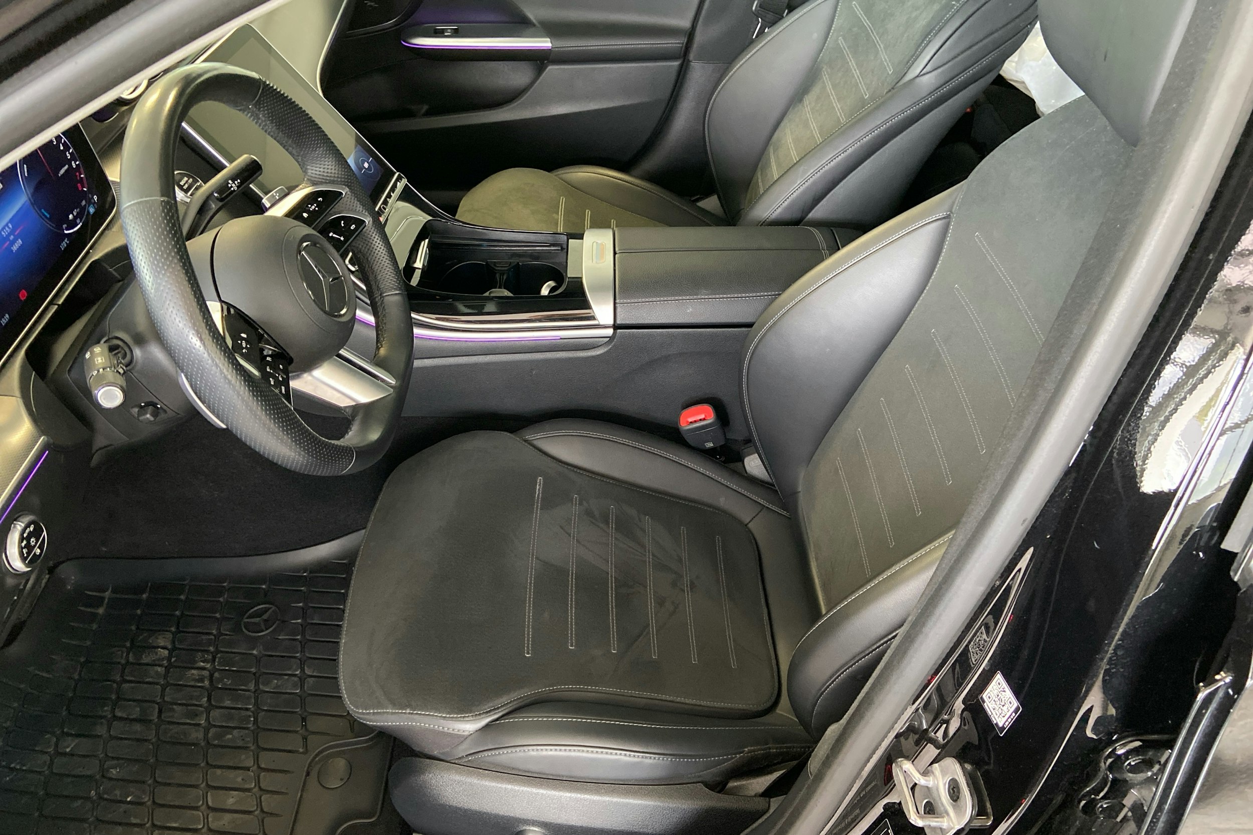 musta Mercedes-Benz C 2023 kuva 7.