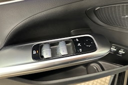 musta Mercedes-Benz C 2024 kuva 17.