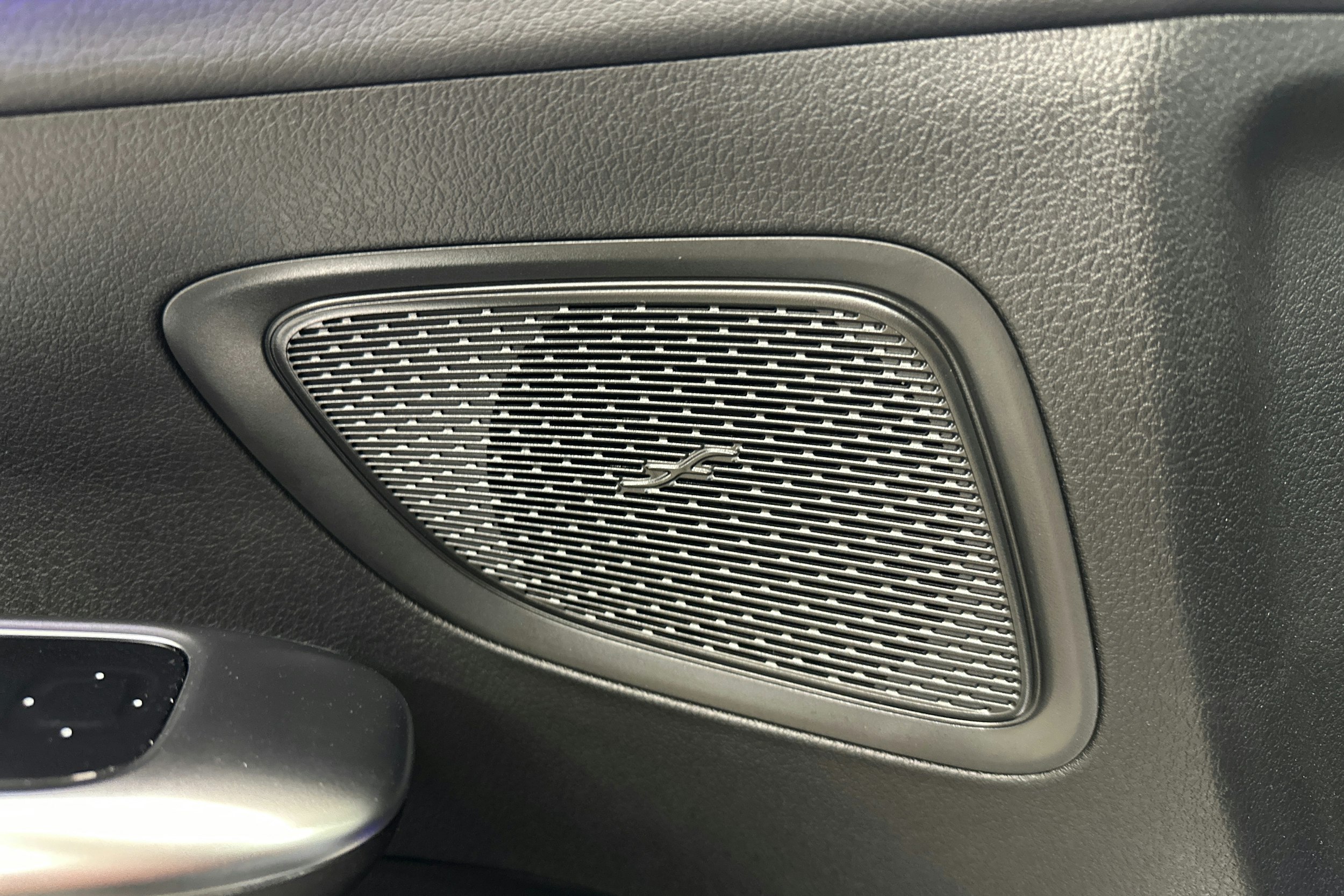 musta Mercedes-Benz C 2024 kuva 27.