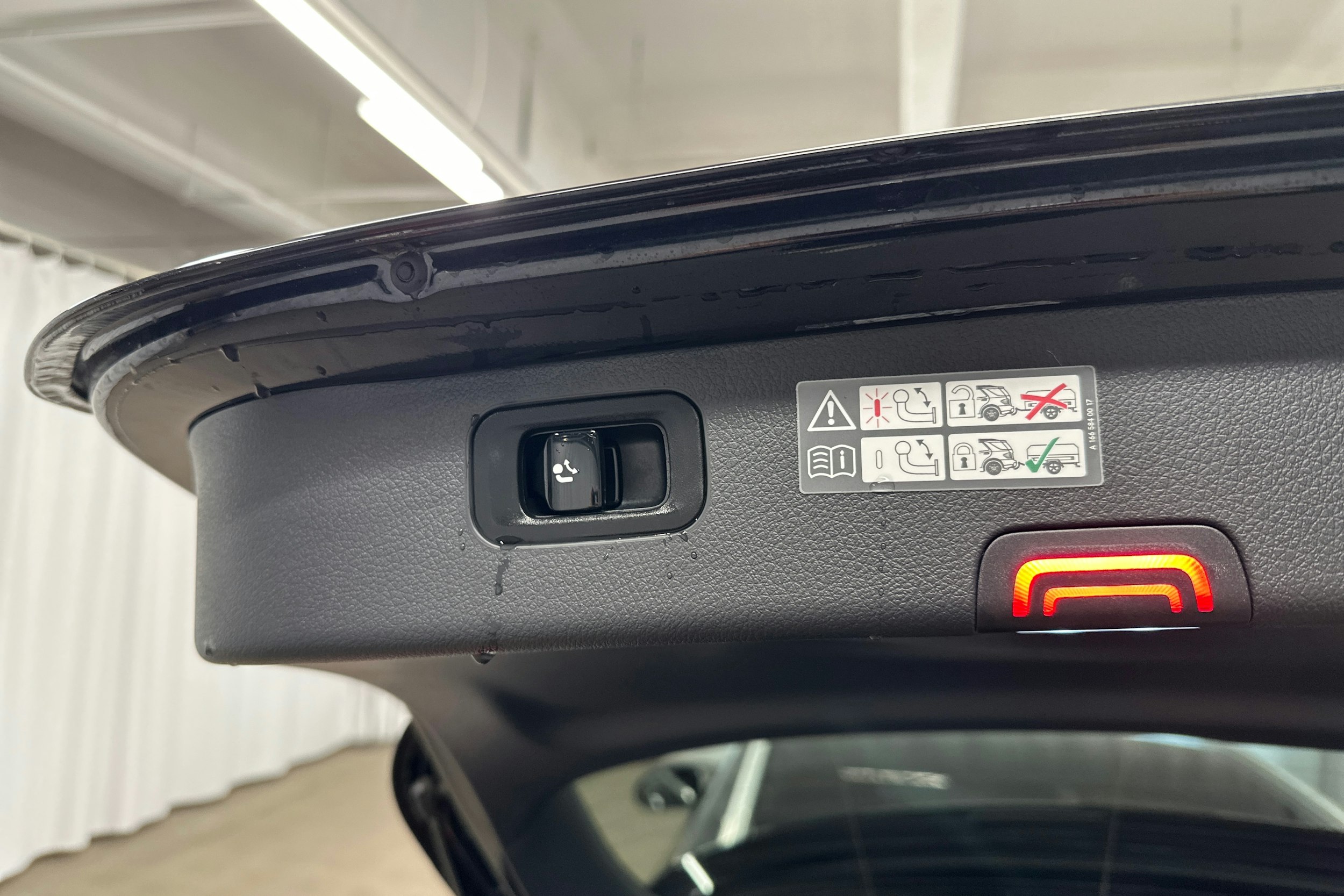 musta Mercedes-Benz C 2024 kuva 32.