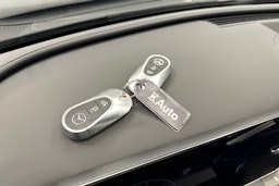 musta Mercedes-Benz C 2024 kuva 34.