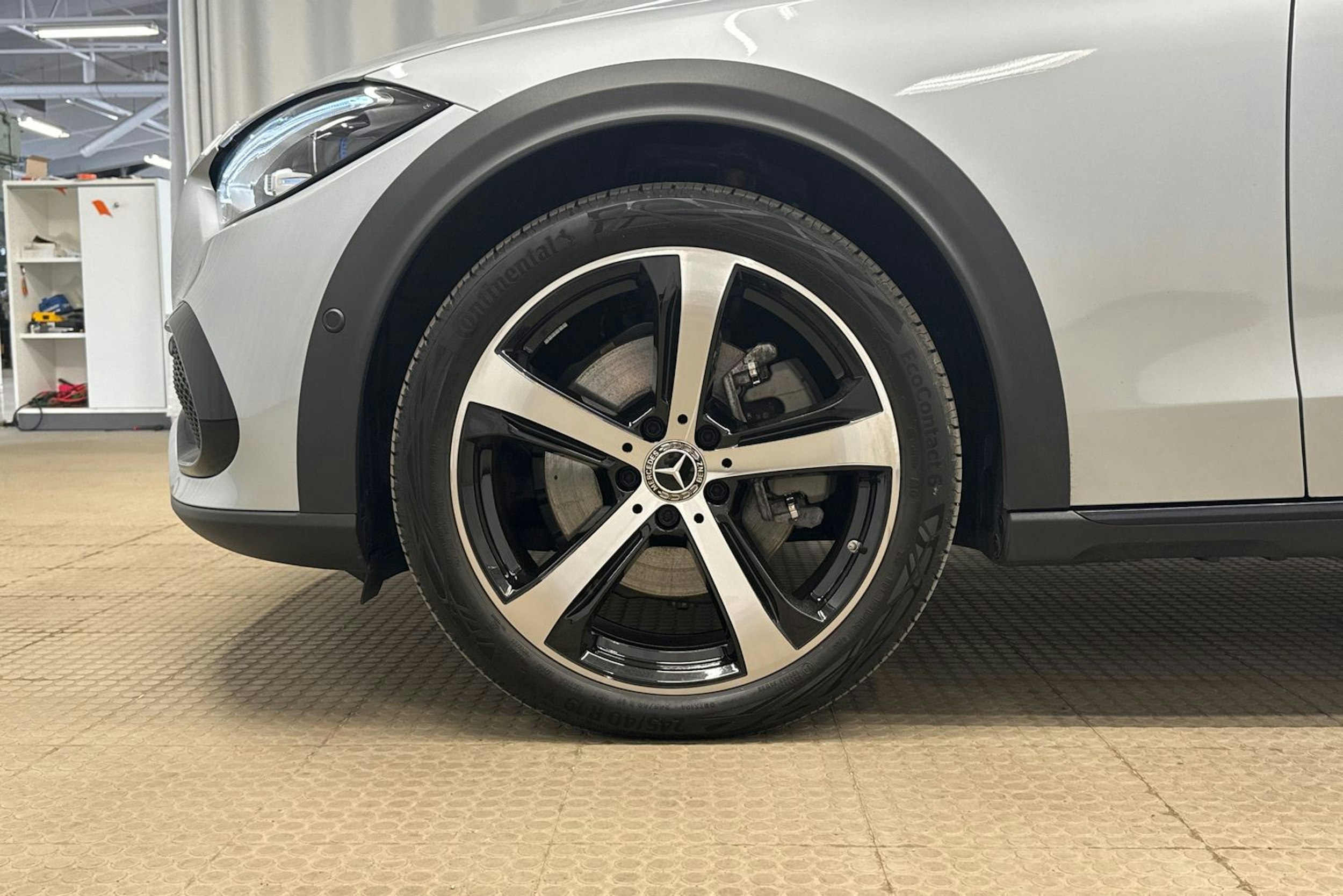 hopea Mercedes-Benz C 2024 kuva 30.