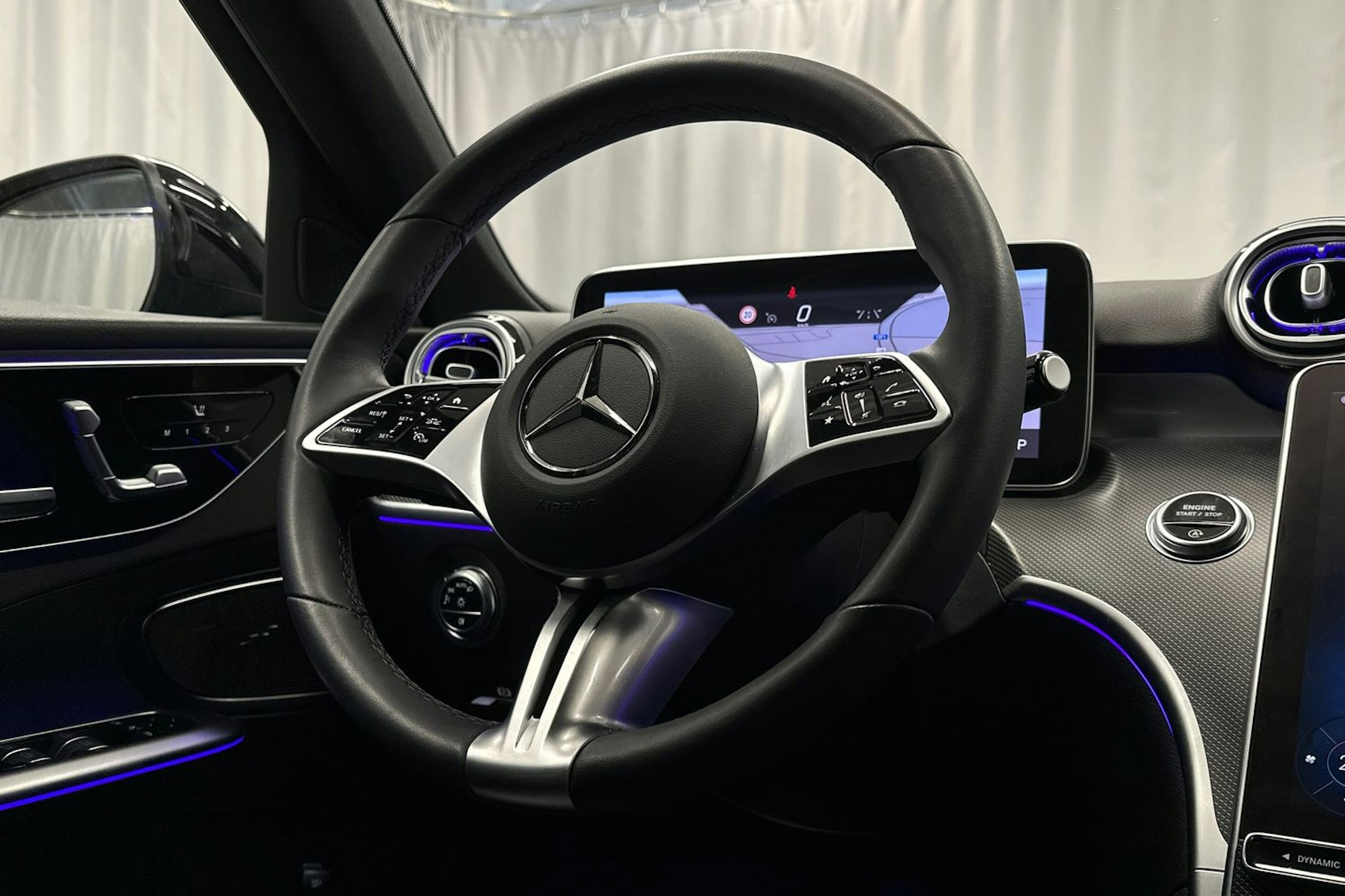 harmaa Mercedes-Benz C 2024 kuva 14.