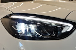 valkoinen Mercedes-Benz C 2024 kuva 11.