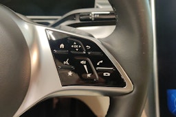 valkoinen Mercedes-Benz C 2024 kuva 23.
