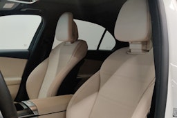 valkoinen Mercedes-Benz C 2024 kuva 28.
