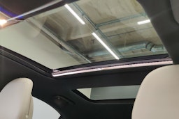 valkoinen Mercedes-Benz C 2024 kuva 29.