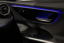 musta Mercedes-Benz C 2025 kuva 32.