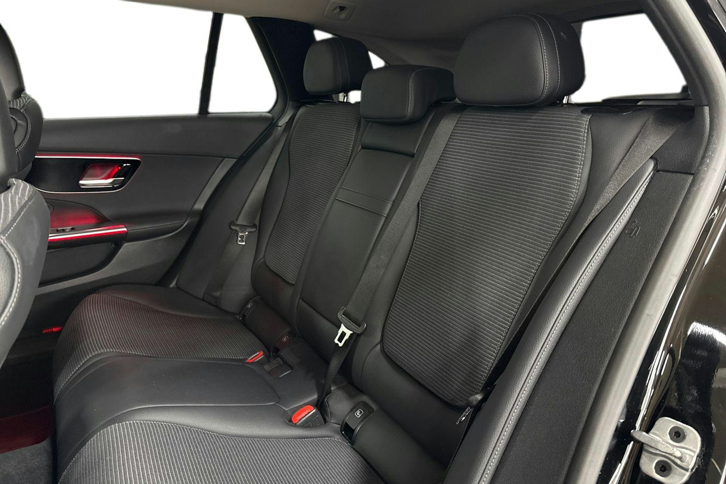 Musta Mercedes-Benz C 2023 kuva 8.