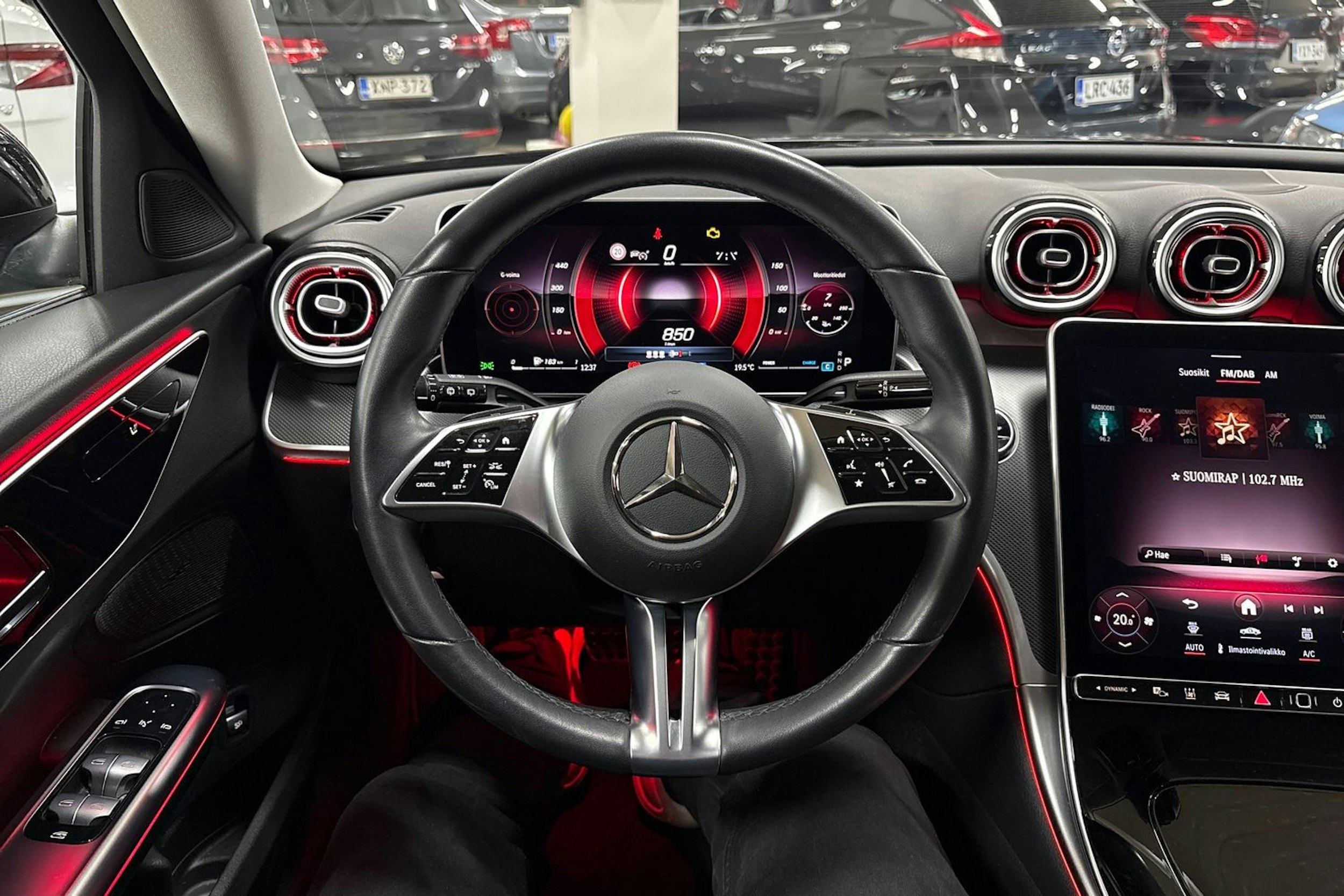 Musta Mercedes-Benz C 2023 kuva 11.